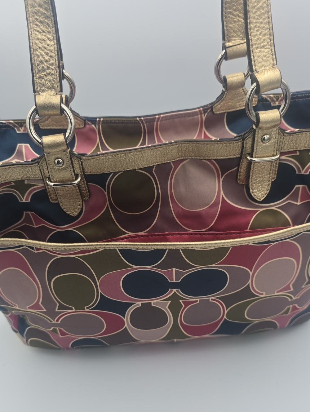 Coach Poppy Multicolor Signature Sateen Large Tote W/ Gold Metallic Trim (EUC)✨️ - Picture 13 of 15